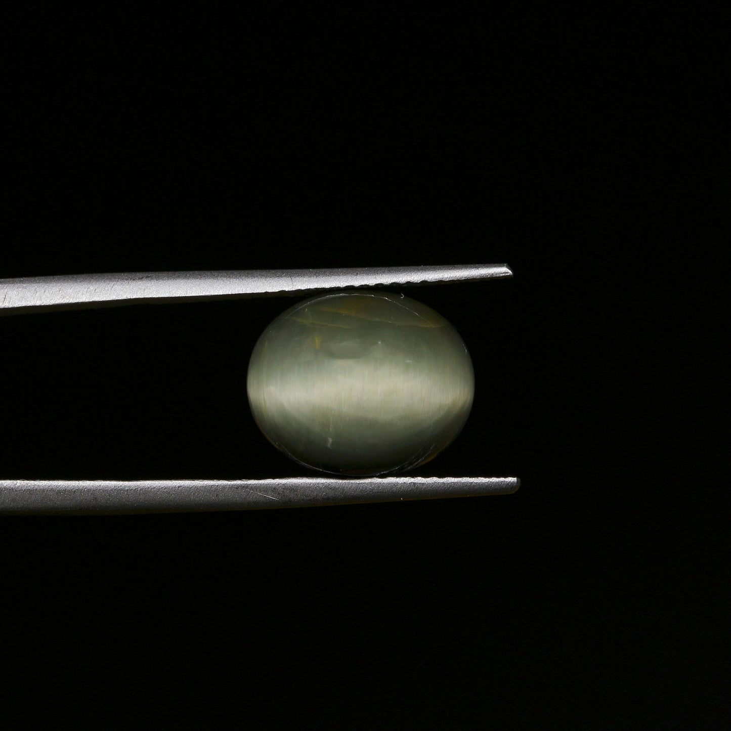 Certified Cat's Eye Quartz (Lahsunia) 5.76 Cts. (6.34 Ratti) ARVD10