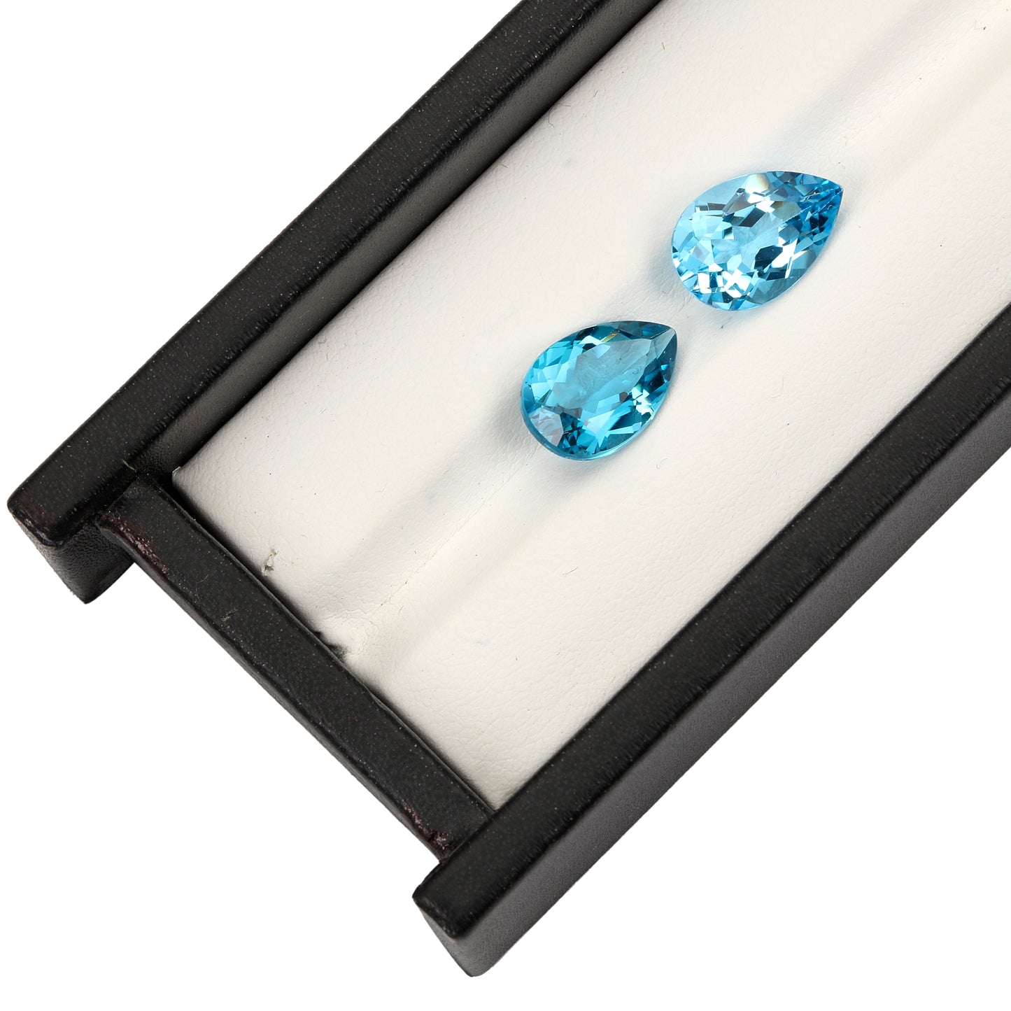 Swiss Blue Topaz (Pear 12x8mm) 3.70 Carats
