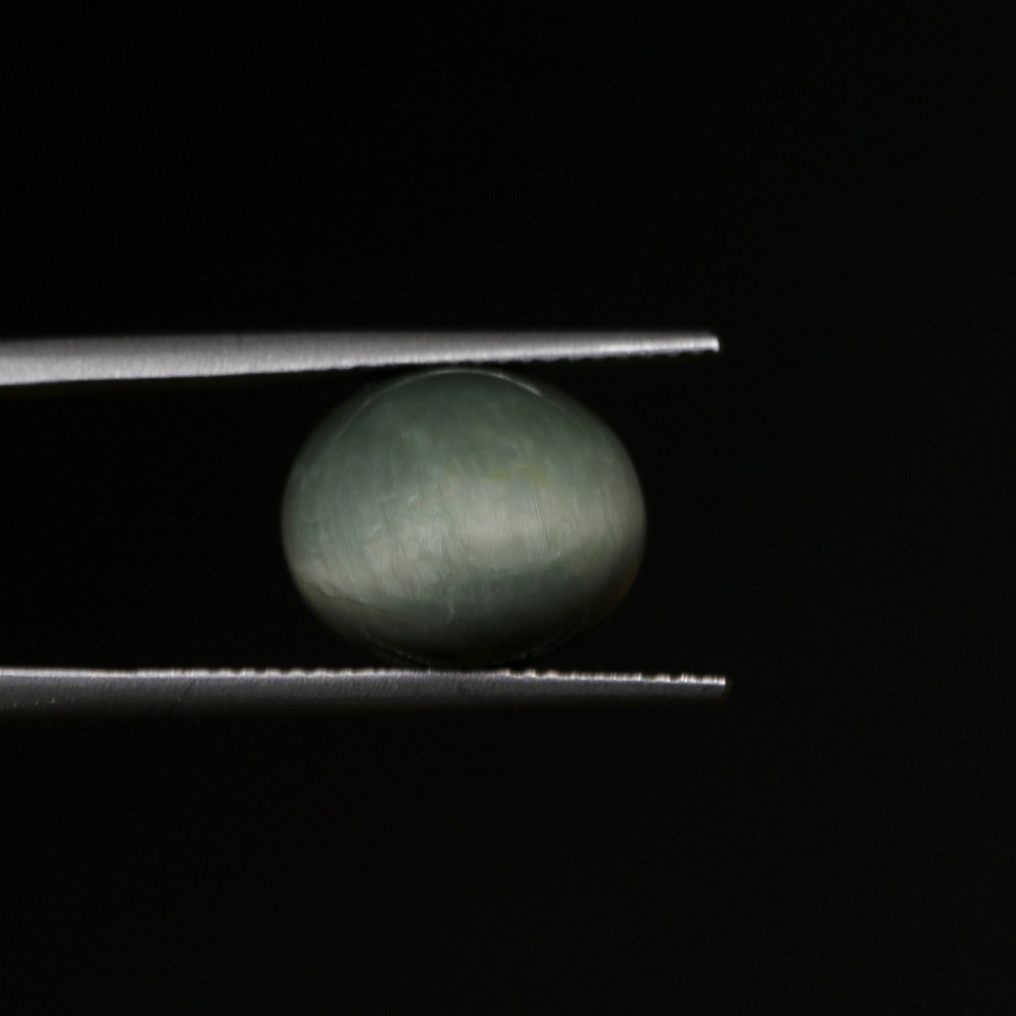 Certified Cat's Eye Quartz (Lahsunia) 6.96 Cts. (7.65 Ratti) FGVD06