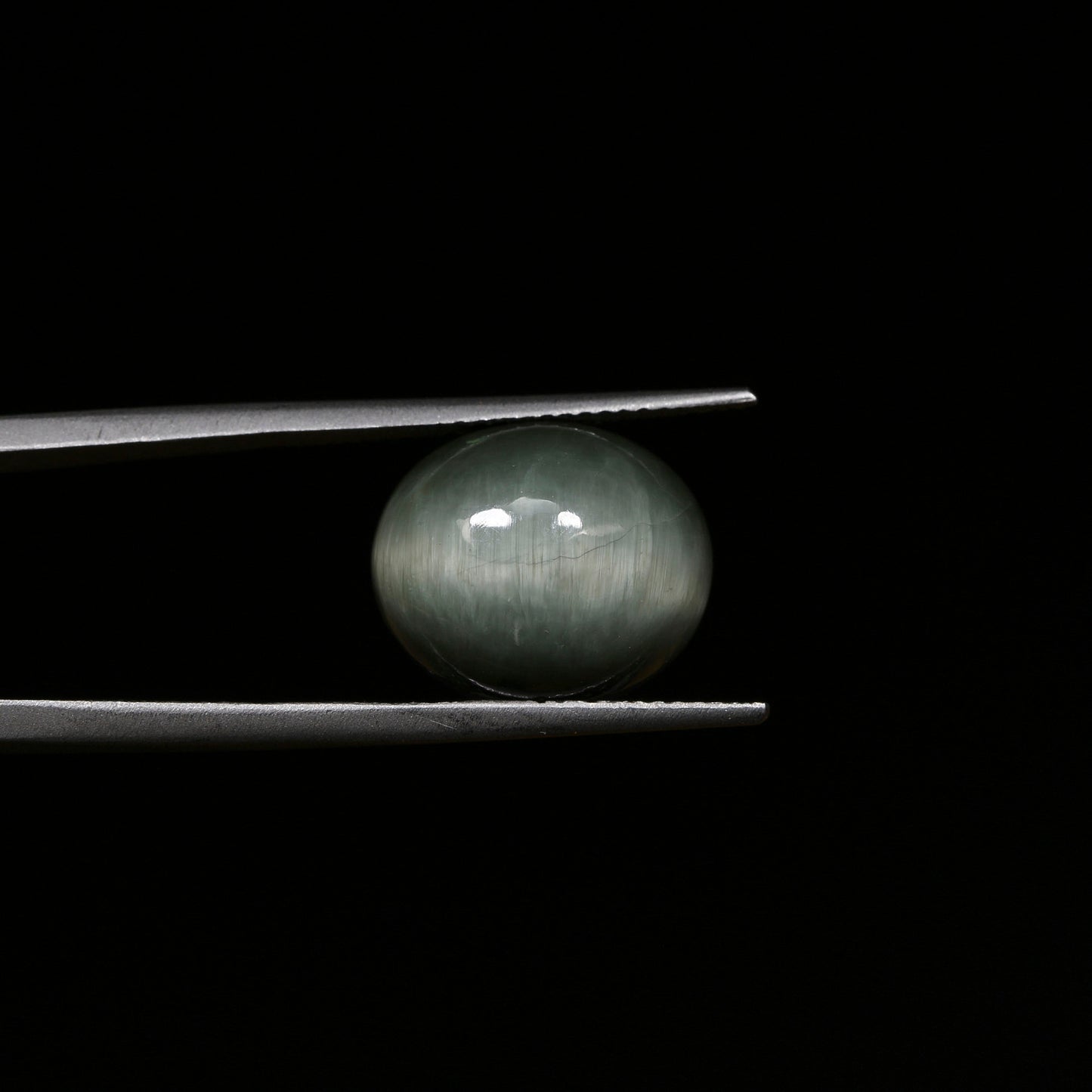 Certified Cat's Eye Quartz (Lahsunia) 10.02Cts. (11.02 Ratti) KWVD69