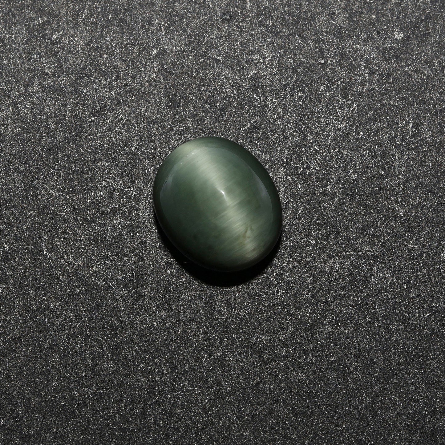 Certified Cat's Eye Quartz (Lahsunia) 6.28 Cts. (6.90 Ratti) VUVD12