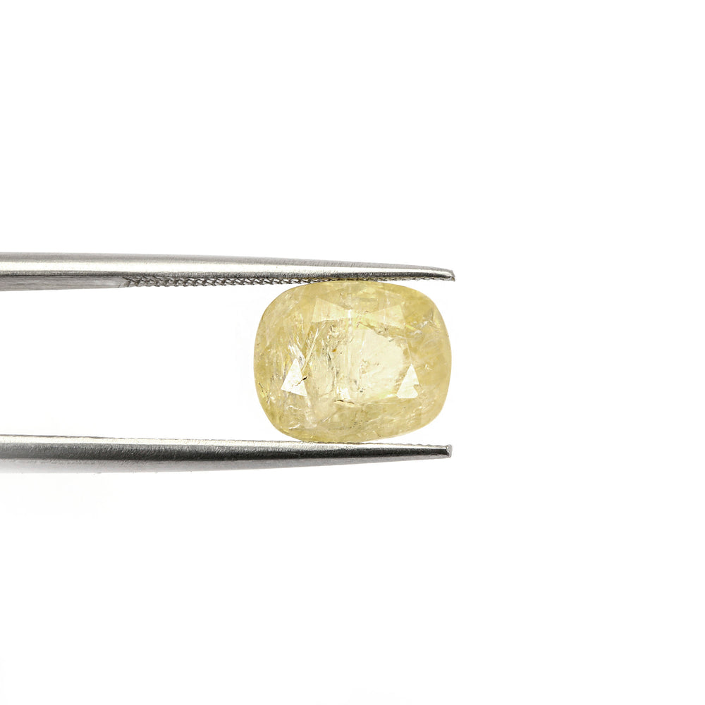 Certified Yellow Sapphire-5.28 Carats (5.80 Ratti) Sri Lanka (Ceylon), SKU:AVZI73