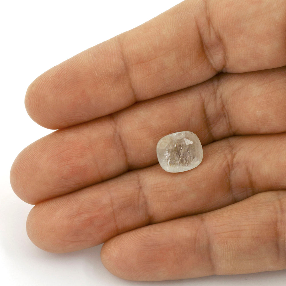 White Sapphire (Pukhraj) 7.17 Cts (7.89 Ratti) Sri Lanka (Ceylon)