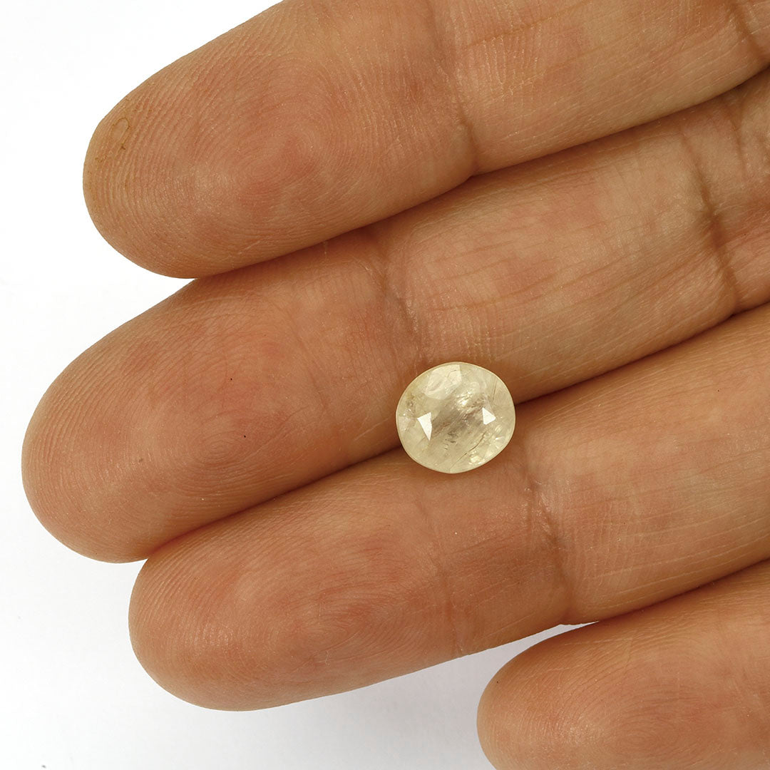 White Sapphire (Safed Pukhraj) 3.29 Cts (3.62 Ratti) Sri Lanka (Ceylon)