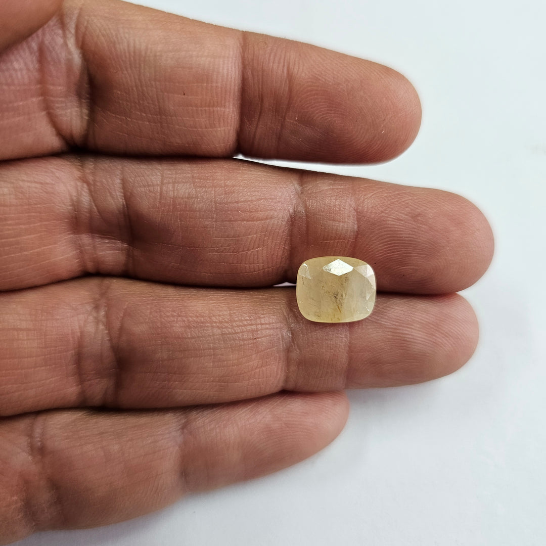 Yellow Sapphire (Pukhraj) 5.88 Cts (6.47 Ratti) Burma