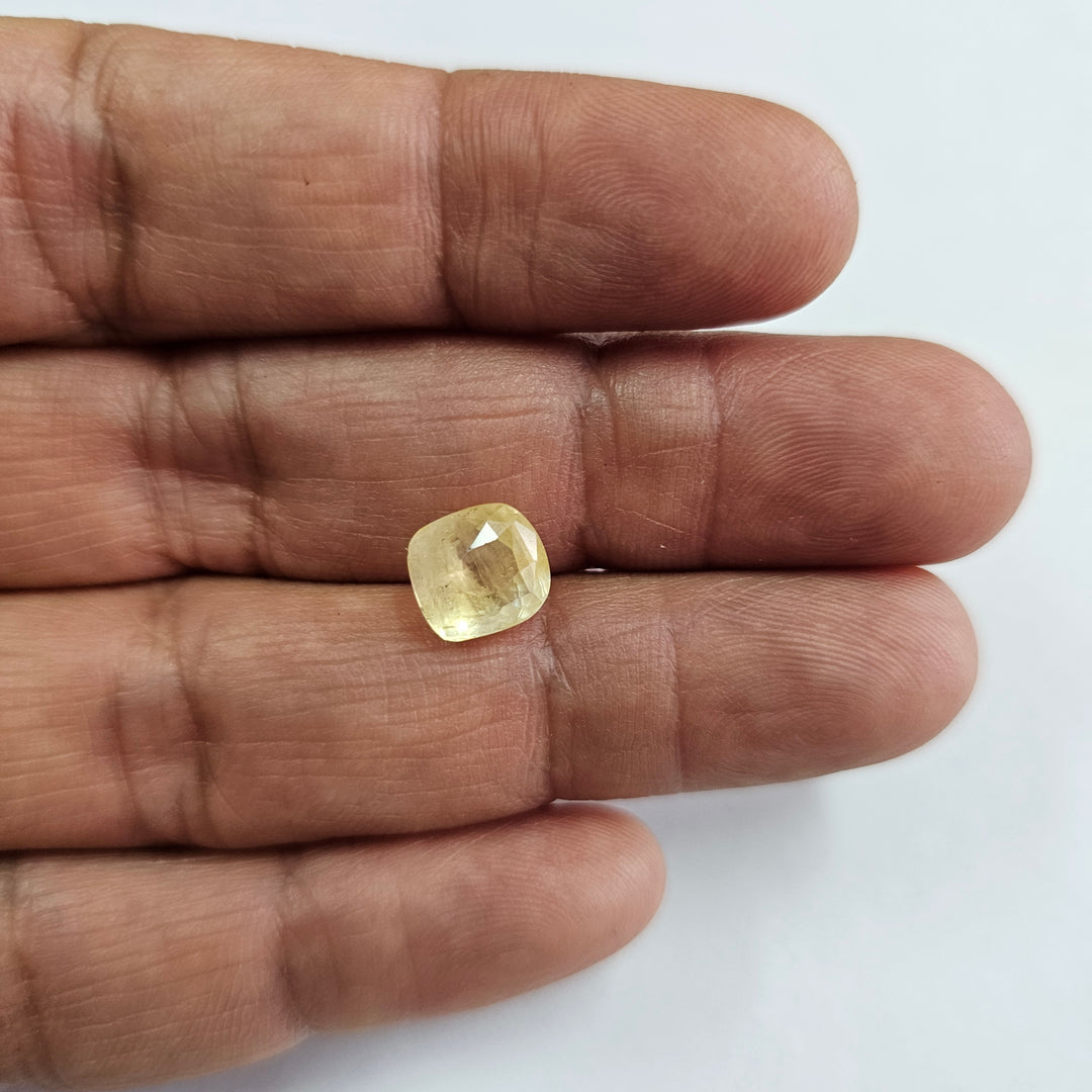 Yellow Sapphire (Pukhraj) 3.88 Cts (4.27 Ratti) Sri Lanka (Ceylon)