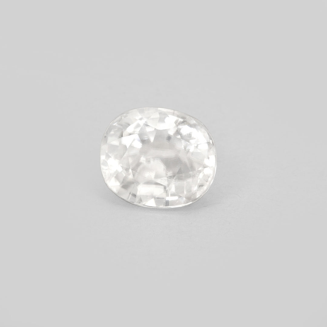 Natural White Zircon 5.60 Cts (6.16 Ratti)