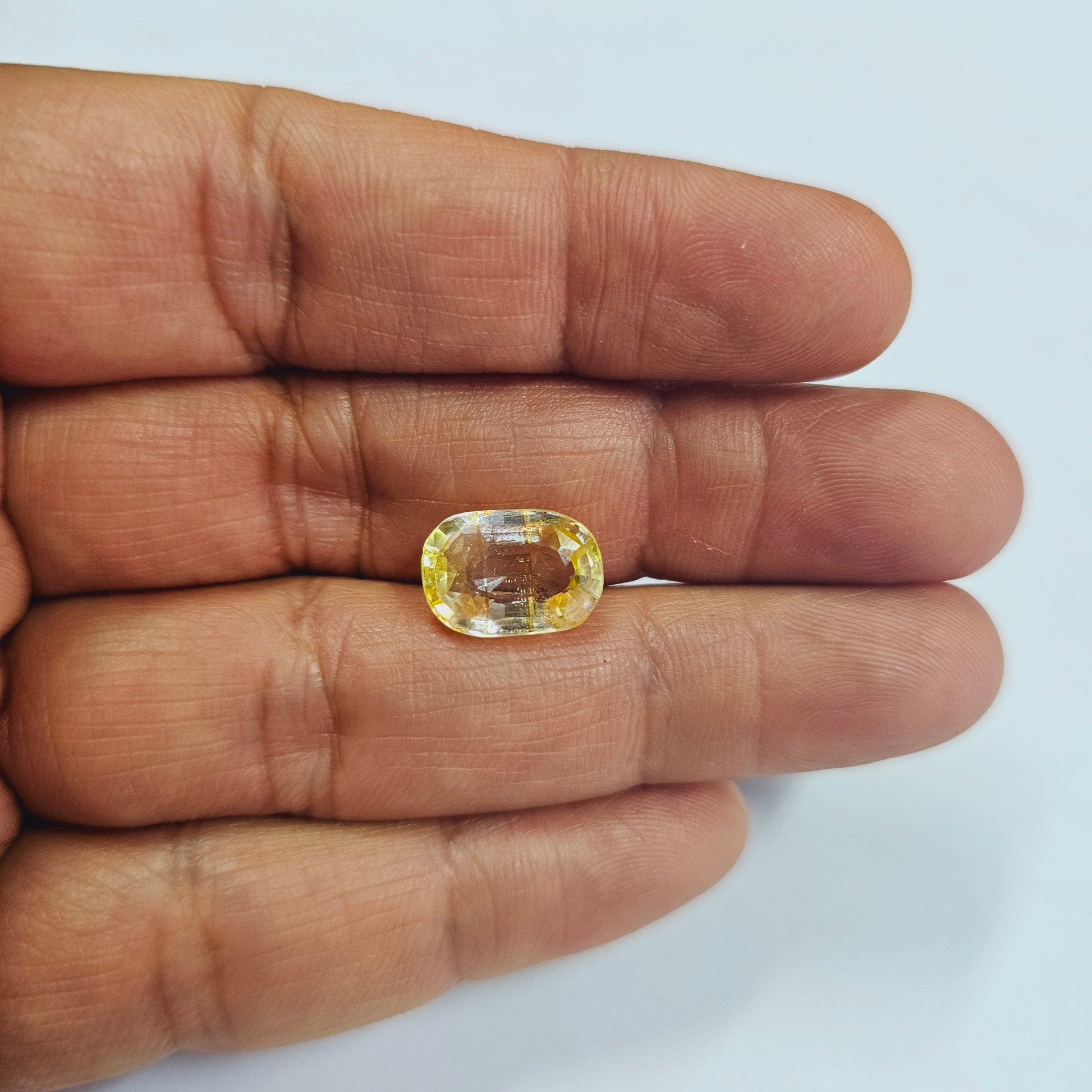 Certified Yellow Topaz 7.97 Cts (8.76 Ratti) FVZI30