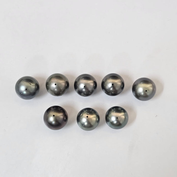 Tahitian Black Pearl 14-15mm Drilled 18.55 Carats (20.40 Ratti)