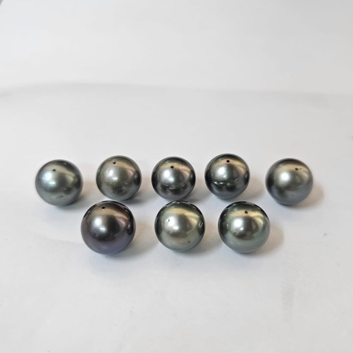 Tahitian Black Pearl 14-15mm Drilled 18.55 Carats (20.40 Ratti)