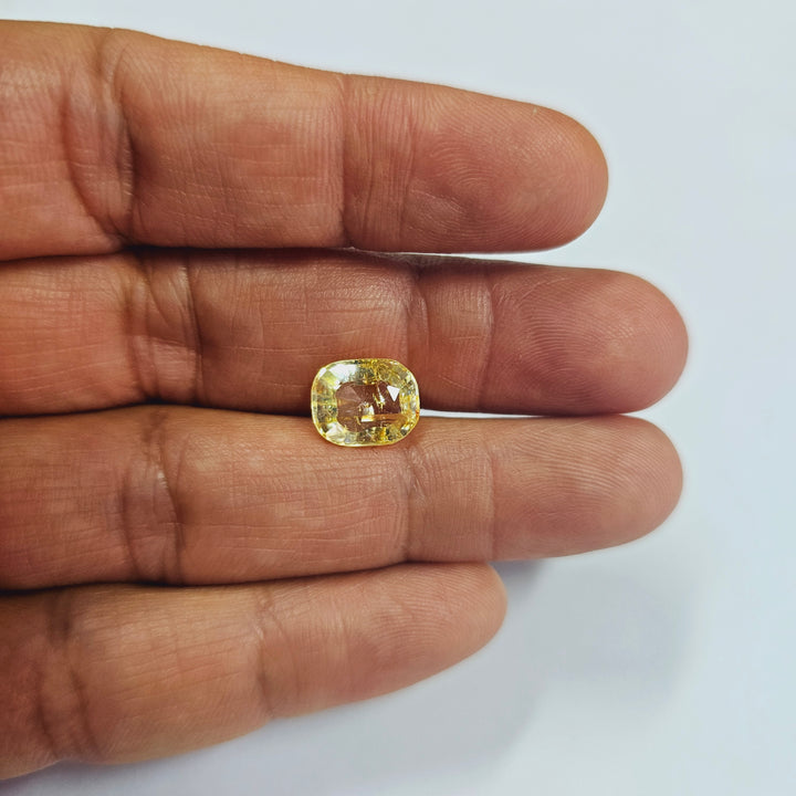 Natural Yellow Topaz 5.35 Cts (5.89 Ratti)