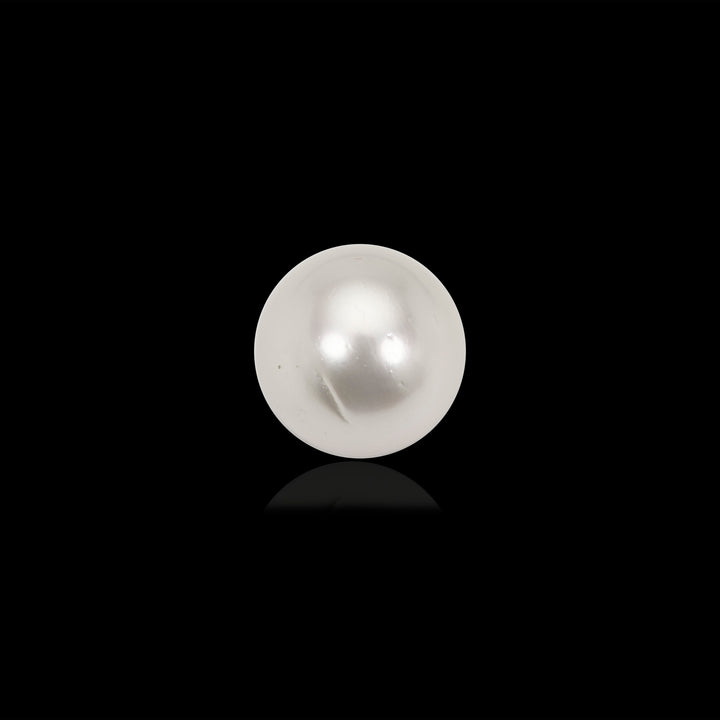 White South Sea Pearl Undrilled 13.35 Cts (14.68 Ratti)