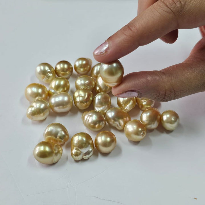 Golden South Sea Pearl Baroque Undrilled 18.00 Carats