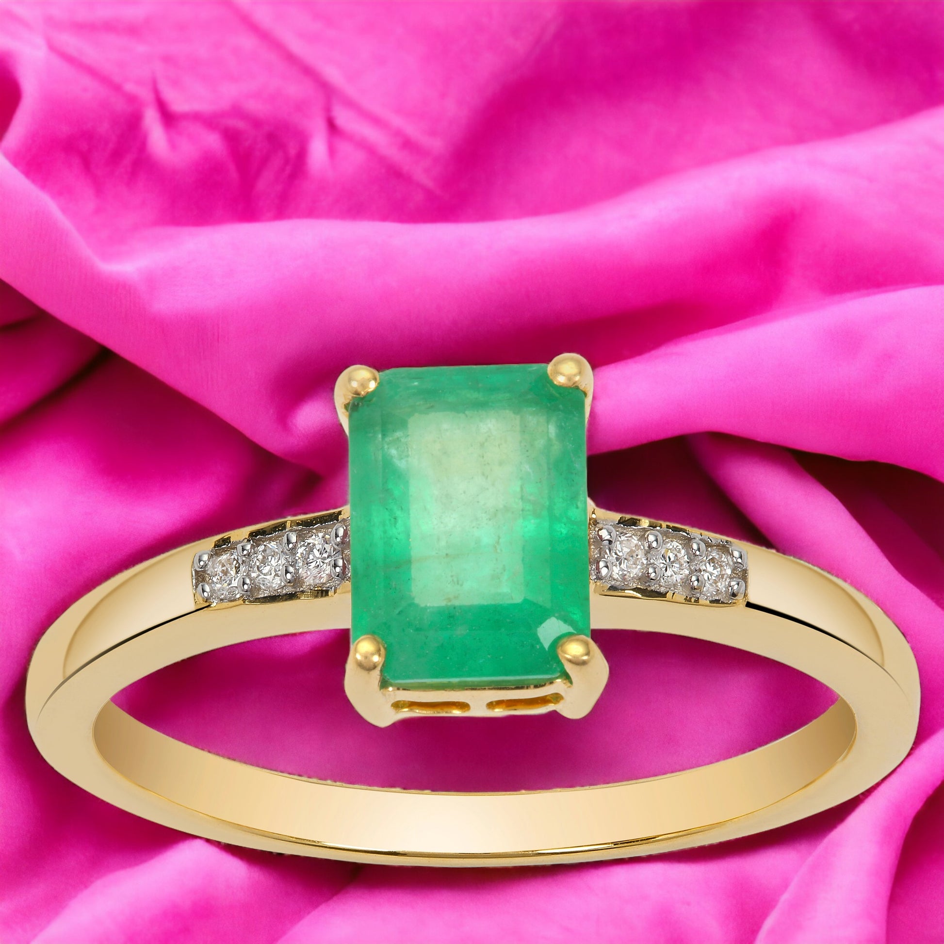 Emerald and Diamond Ring in 14KY Gold(HYNK82E)