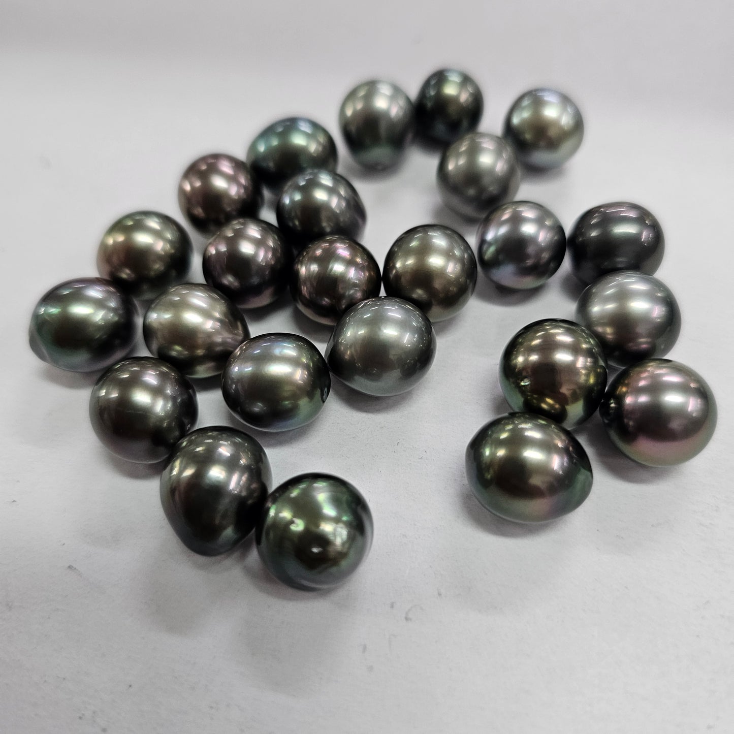 Certified Tahitian Grey Black Pearl Undrilled 14.23 Carats (15.65 Ratti) Tahiti JFHX31