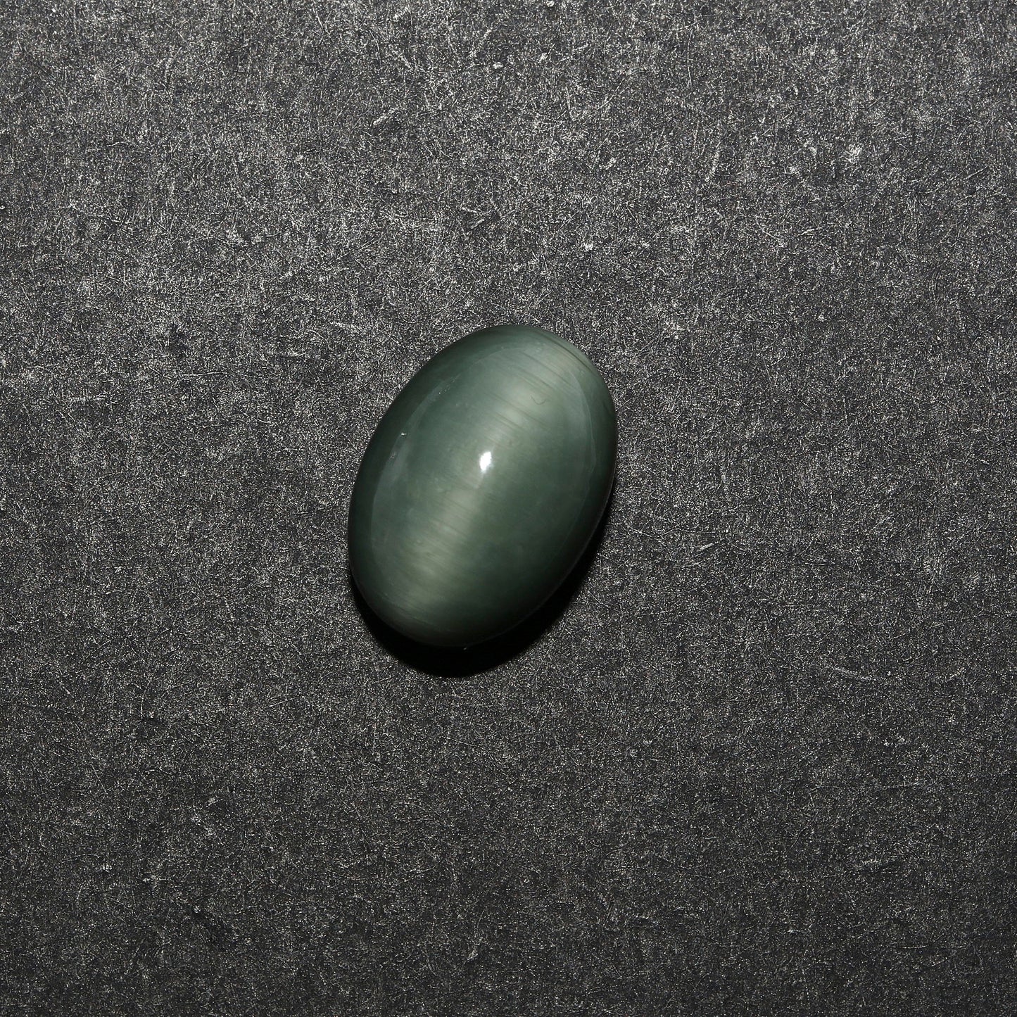 Certified Cat's Eye Quartz (Lahsunia) 7.46 Cts. (8.20 Ratti) LIVD52