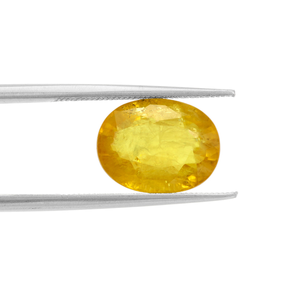 Yellow Sapphire (Pukhraj) 4.90 Cts (5.39 Ratti)