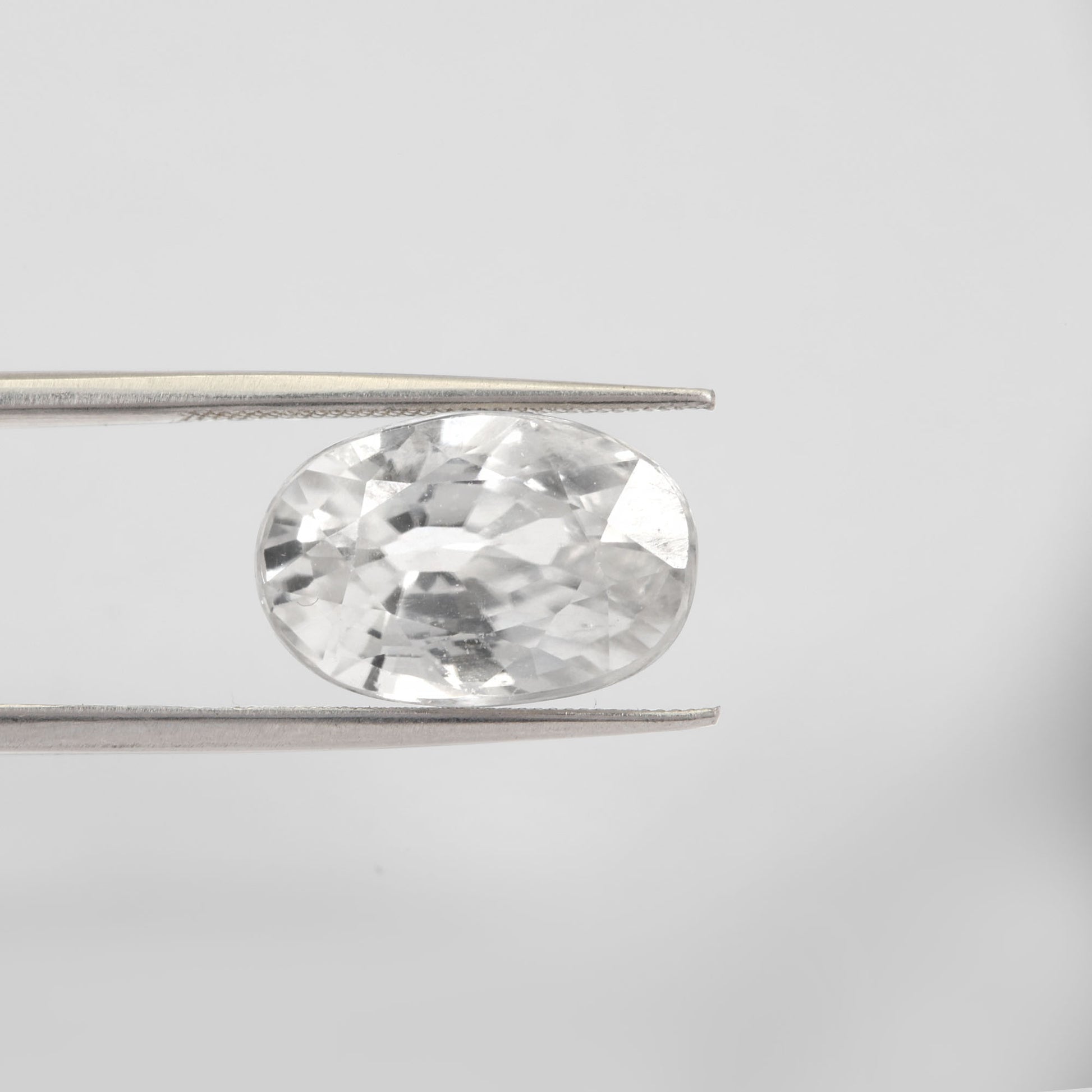 Certified White Zircon 8.99 Cts (9.88 Ratti) MKVW27