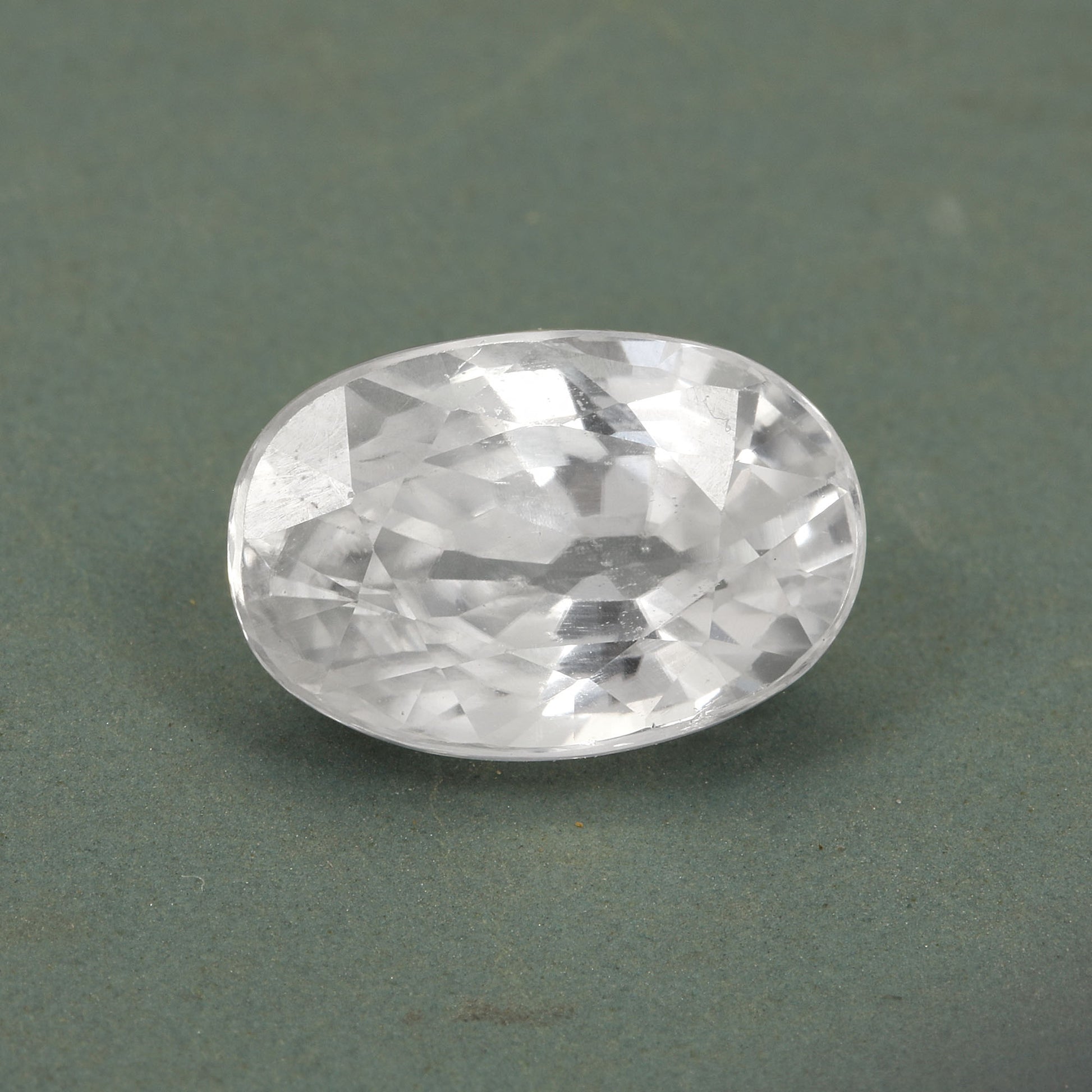Certified White Zircon 8.99 Cts (9.88 Ratti) MKVW27