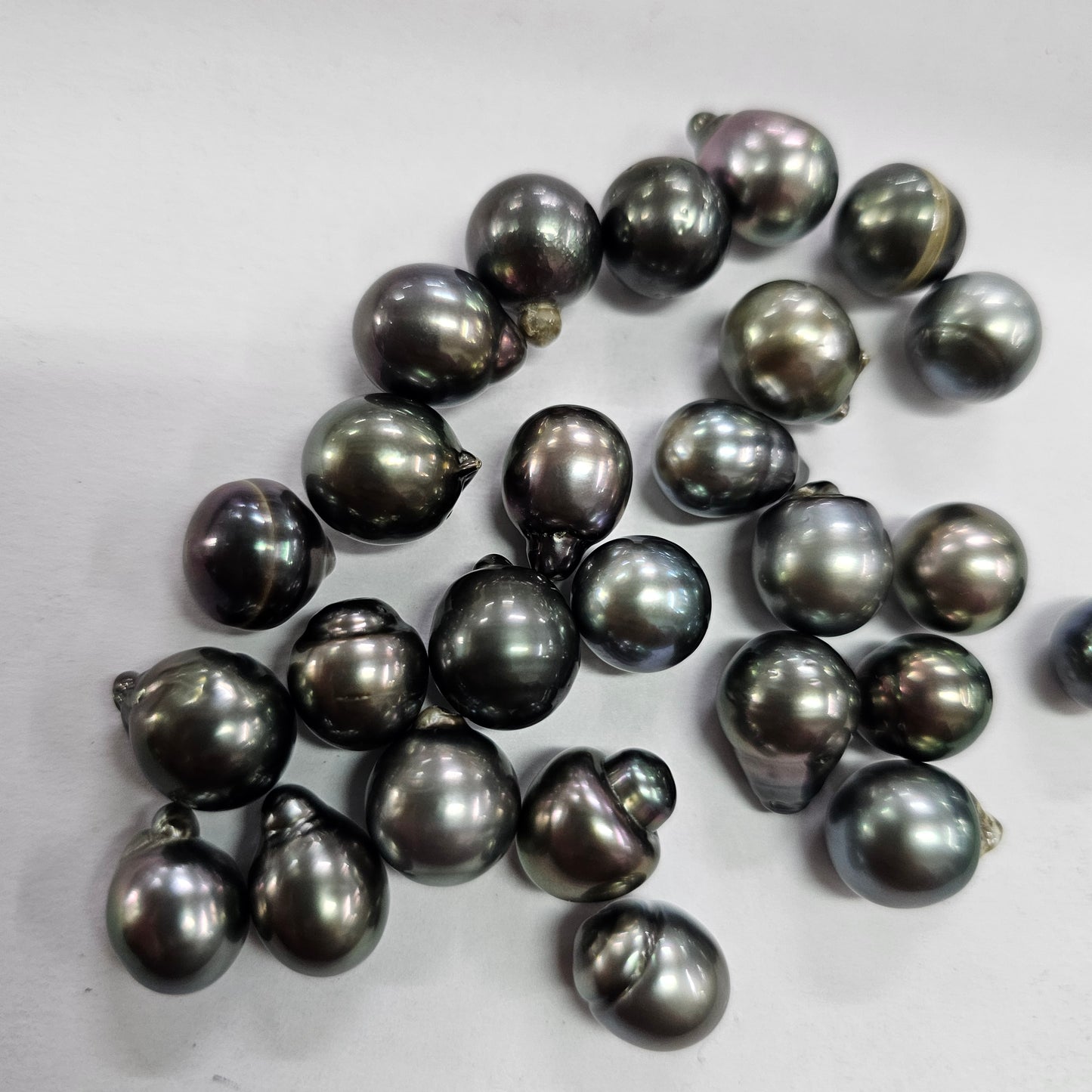 Tahitian Black Pearl Undrilled 12.22 Carats (13.44 Ratti) Tahiti MUCI56