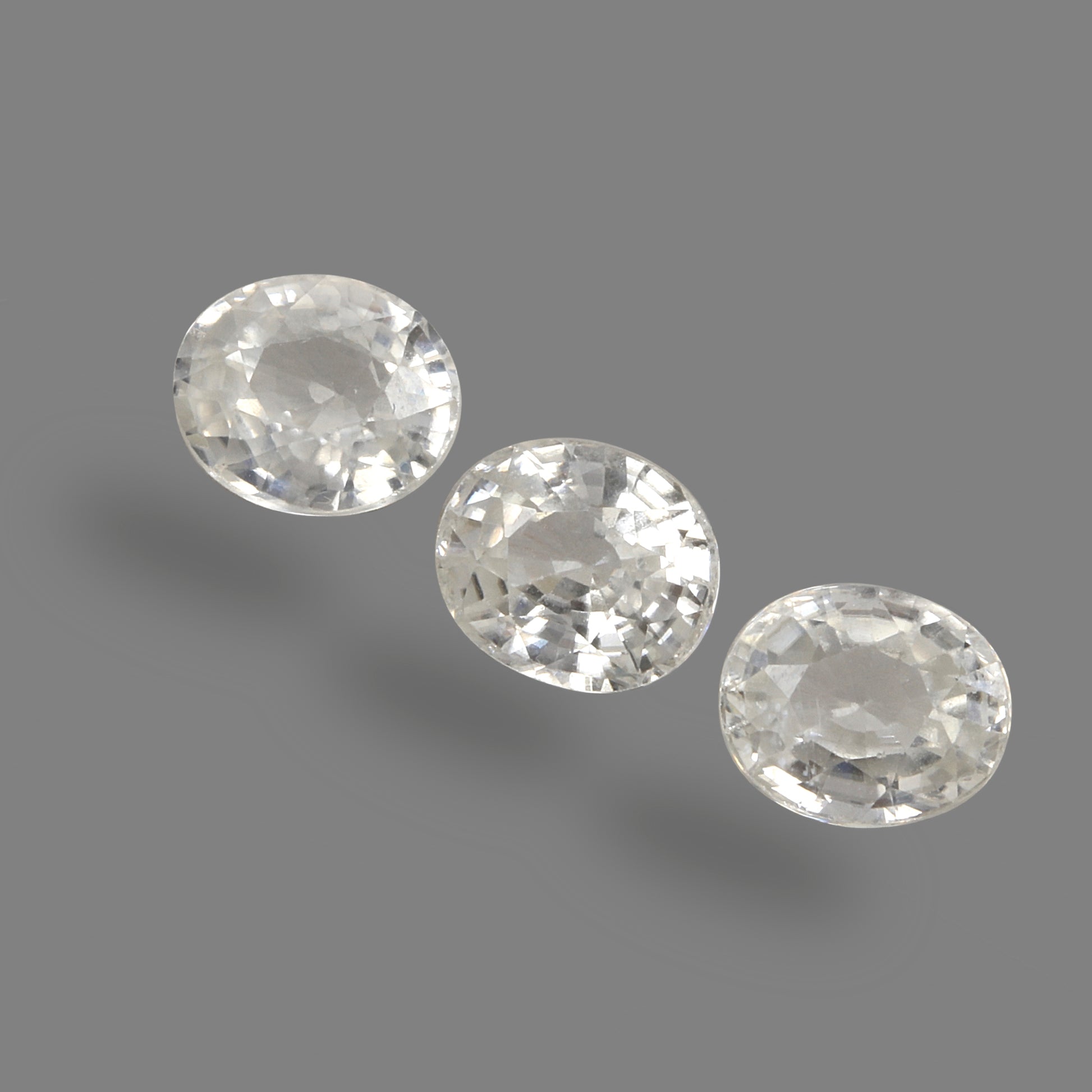 Certified White Zircon Oval 2.74 Cts. (3.01 Ratti) OMCI63