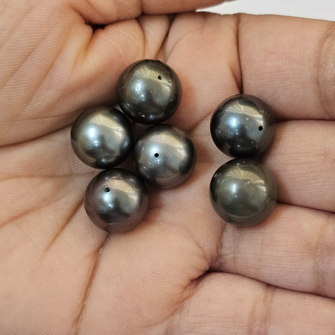 Tahitian Black Pearl 13-13mm Drilled 14.45 Carats (15.89 Ratti) OP0380