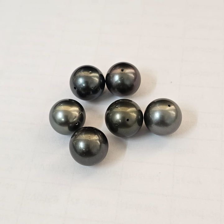 Tahitian Black Pearl 13-13mm Drilled 14.45 Carats (15.89 Ratti) OP0380