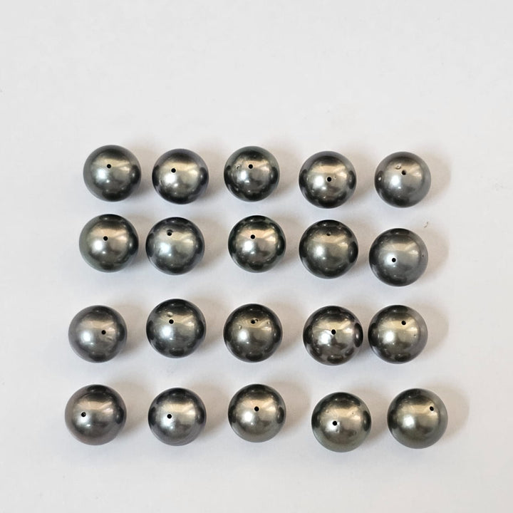 Tahitian Grey Black Pearl 11-12mm Drilled 10.00 Carats (11.00 Ratti) PW0386