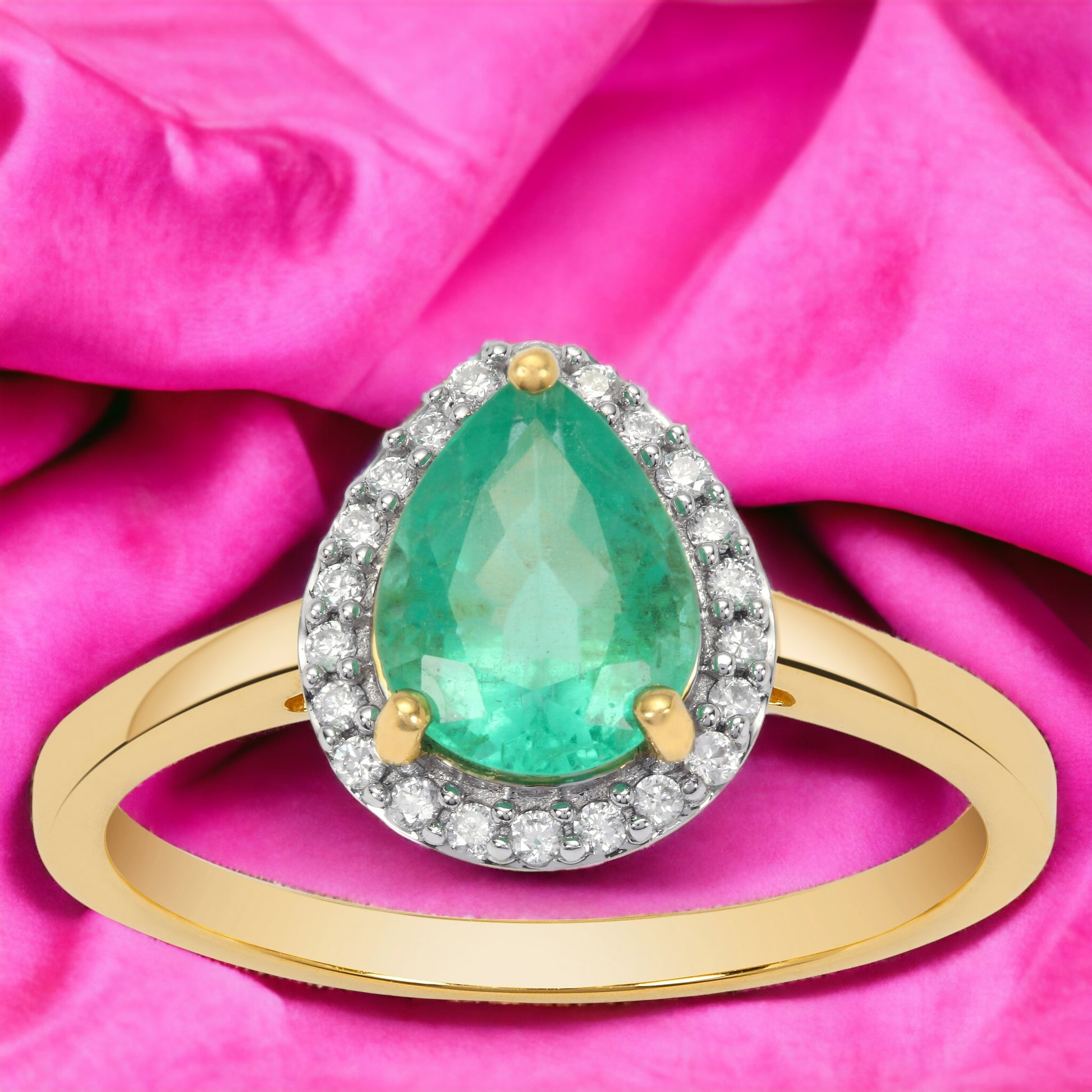 Emerald and Diamond Ring in 14KY Gold(QTNK31E)