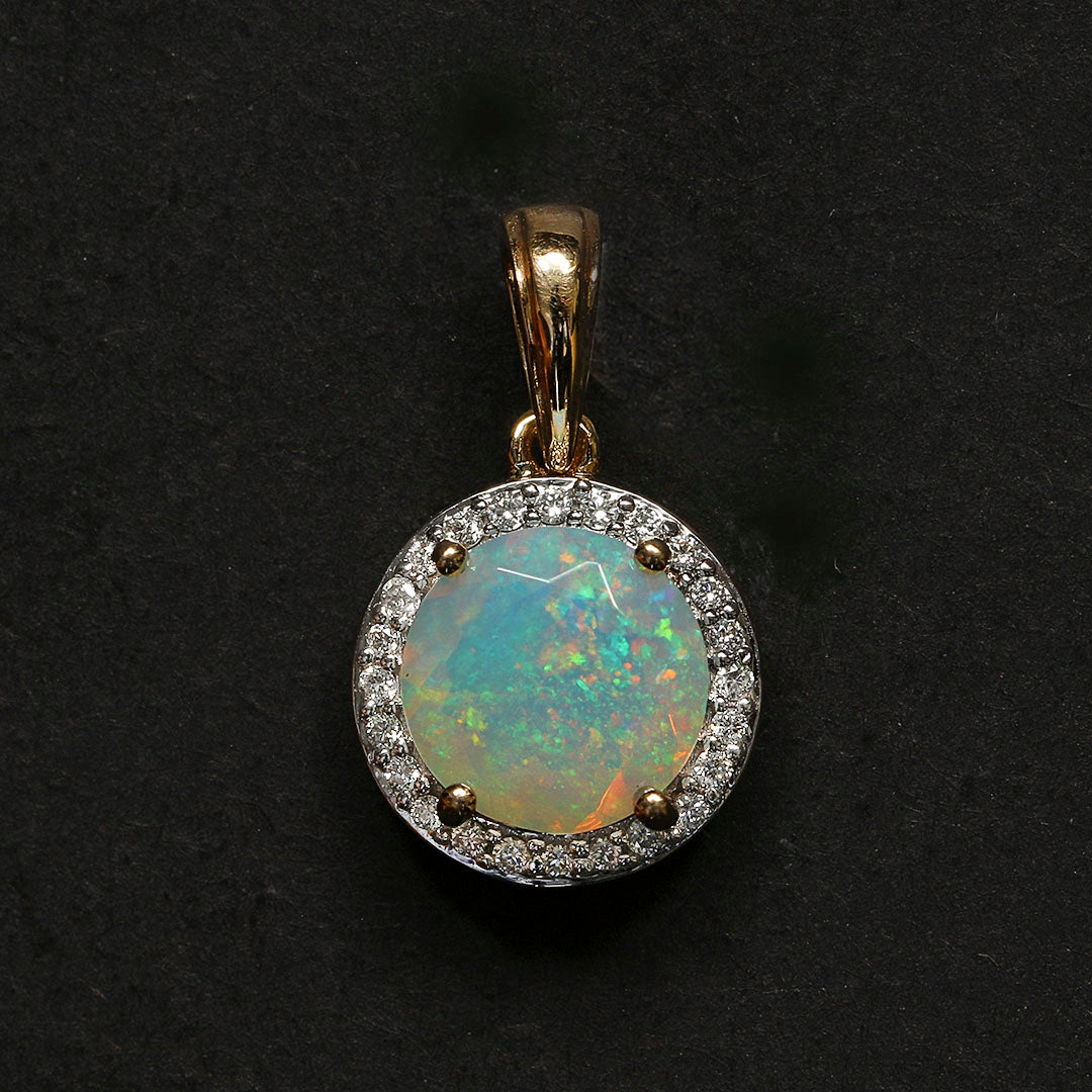 Timeless Opal and Diamond Pendant in 14k Gold(RGNK60)