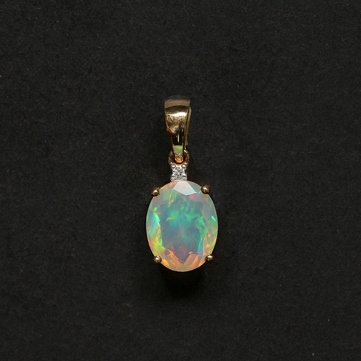 Radiant Opal Diamond and 14k Gold Pendant(RSNK29)