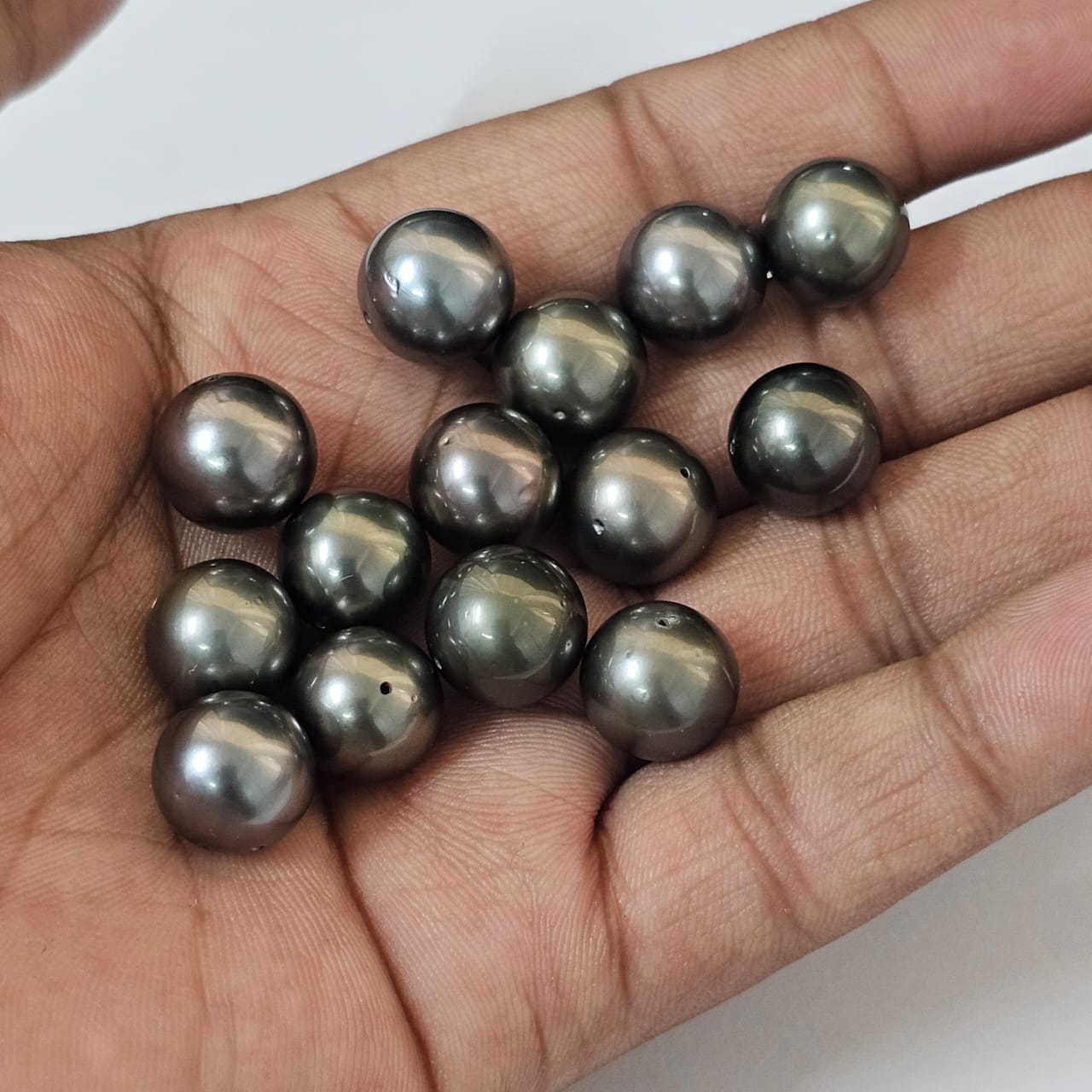 Tahitian Black Pearl 11-12mm Drilled 9.40 Carats (10.34 Ratti) TR0348