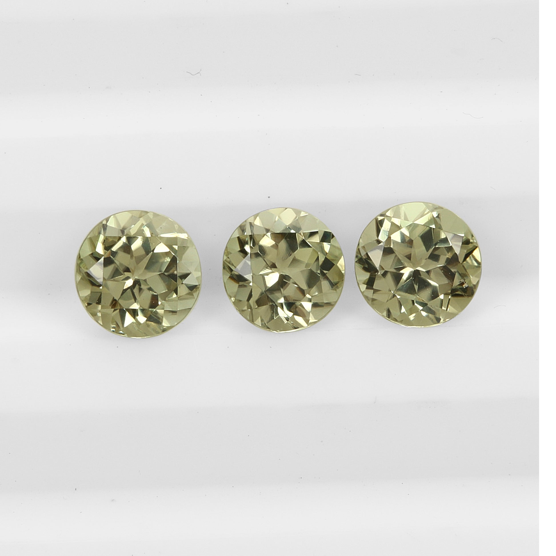 Csarite Zultanite 5x5mm 0.60 Carats