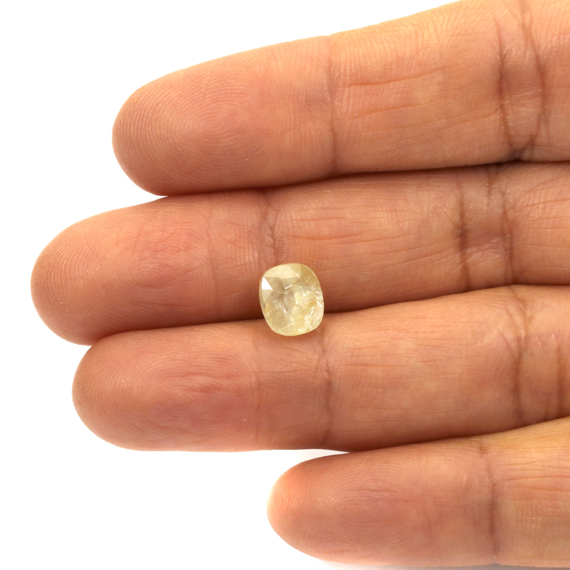Certified Yellow Sapphire-4.40 Carats (4.84 Ratti) Sri Lanka (Ceylon), SKU:UNZI29