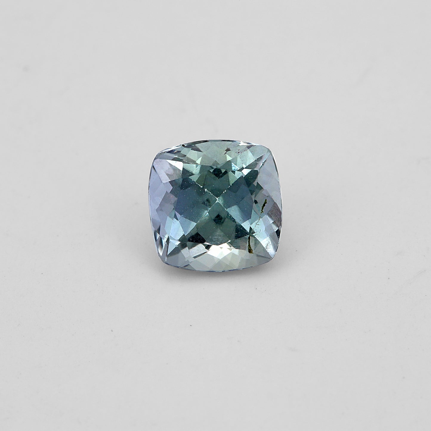 Bicolor Tanzanite 5.75mm 1.05 Carats