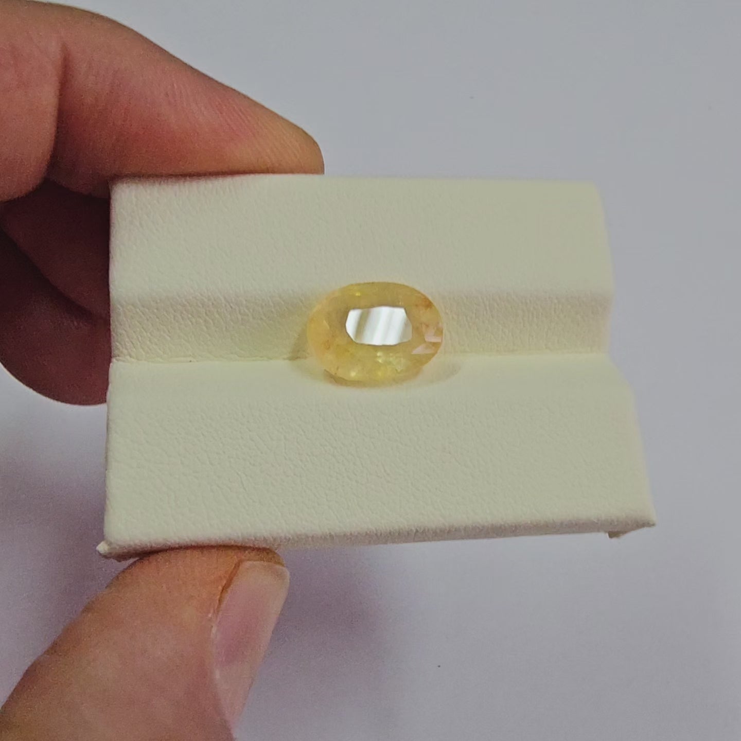 Certified Yellow Sapphire-5.66 Carats (6.22 Ratti) Sri Lanka (Ceylon), SKU: SLZI12