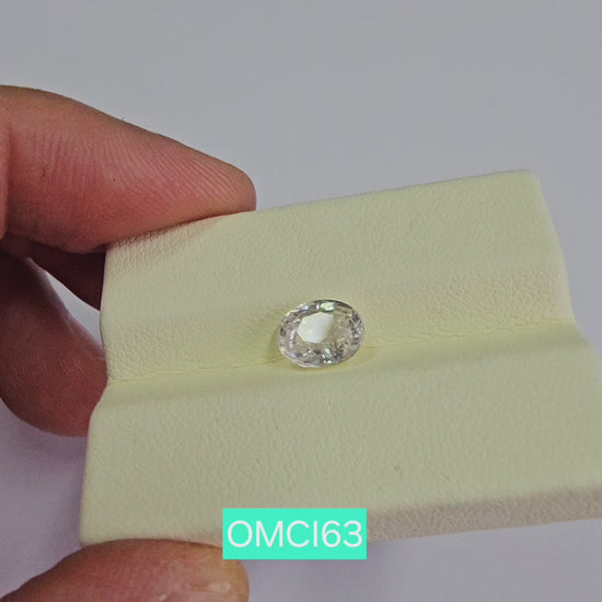 Certified White Zircon Oval 2.74 Cts. (3.01 Ratti) OMCI63
