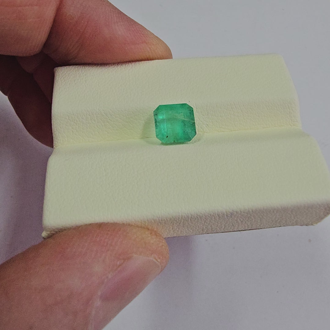 Certified Colombian Emerald (Panna)-2.00 Carats (2.20 Ratti) Colombia, SKU:DBCI23